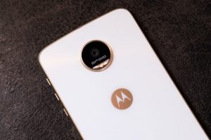 moto-z2