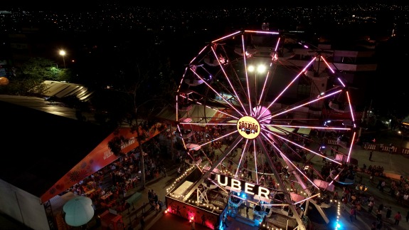 Uber monta roda gigante em festa junina