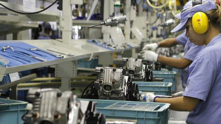 Produção industrial recua 1,3% em abril