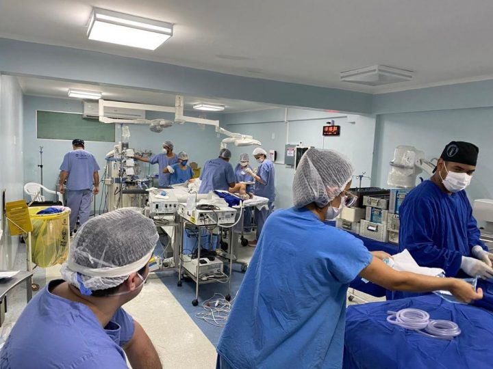 Hospital de Cirurgia amplia a gama procedimentos cirúrgicos de deformidade da coluna vertebral