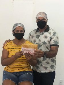 Noêmia e Joseval, em Lagarto, começaram com vendas em um carrinho e hoje têm uma pastelaria