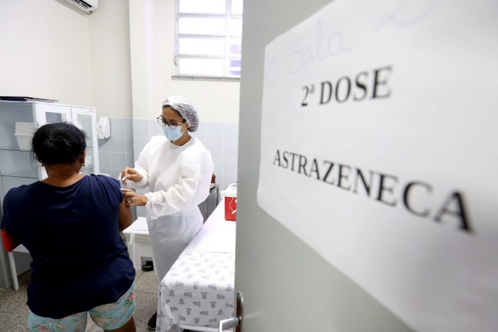 Aracaju anuncia nova antecipação de segunda dose de AstraZeneca