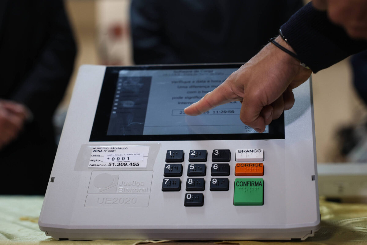 Brasil adota medidas para blindar eleições contra interferência externa