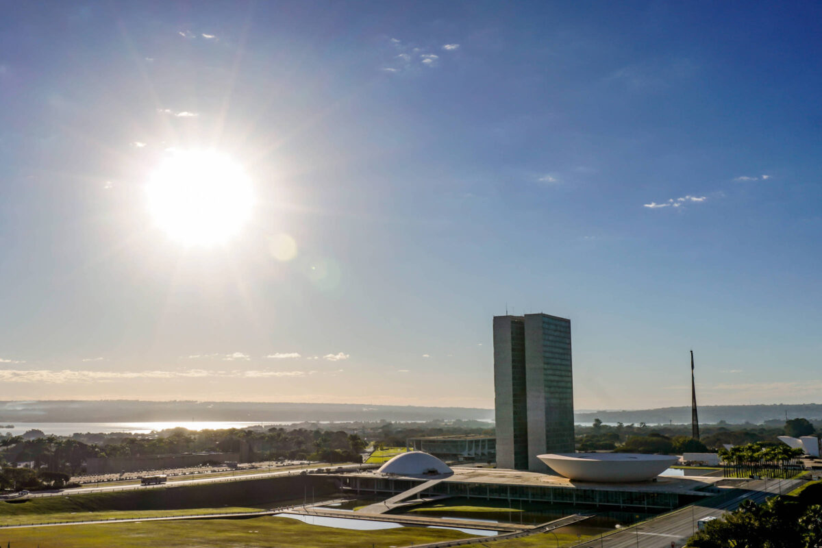 Datafolha: Maioria ainda não decidiu voto para senador e deputado