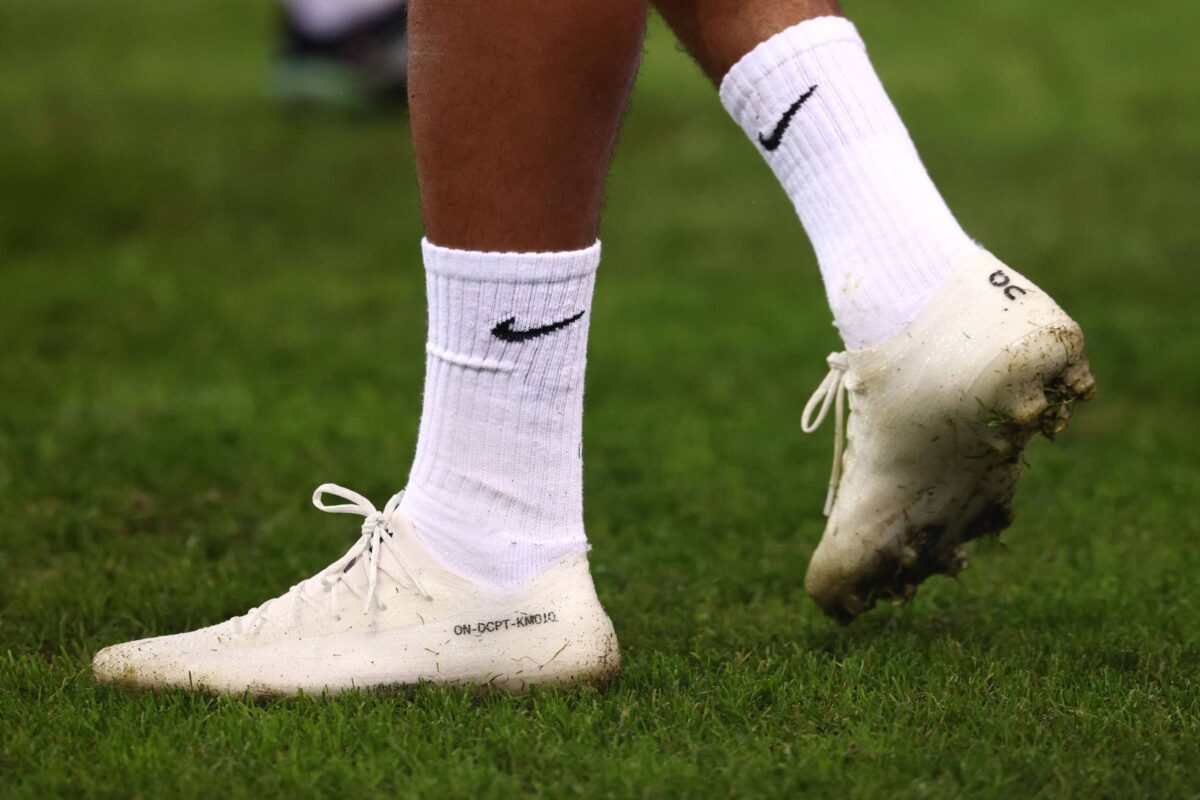 Crise global da Nike contrasta com forte avanço da marca no Brasil