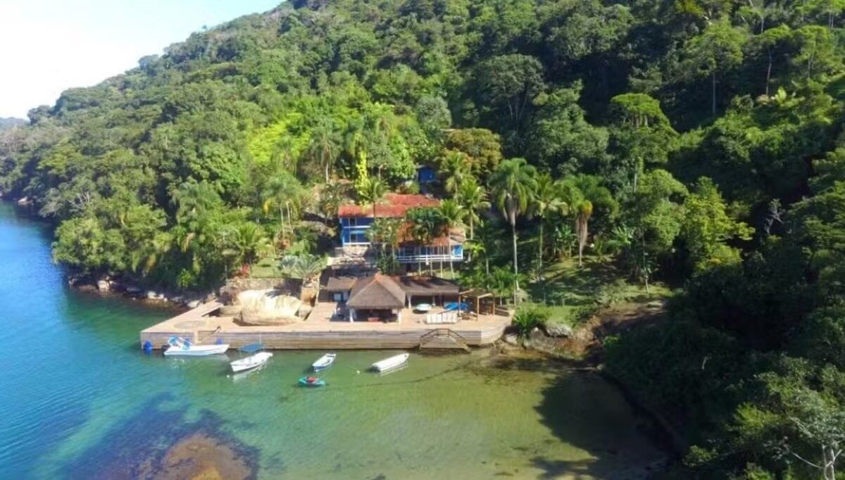 Investigado no STF, advogado tem outras cinco mansões em Angra