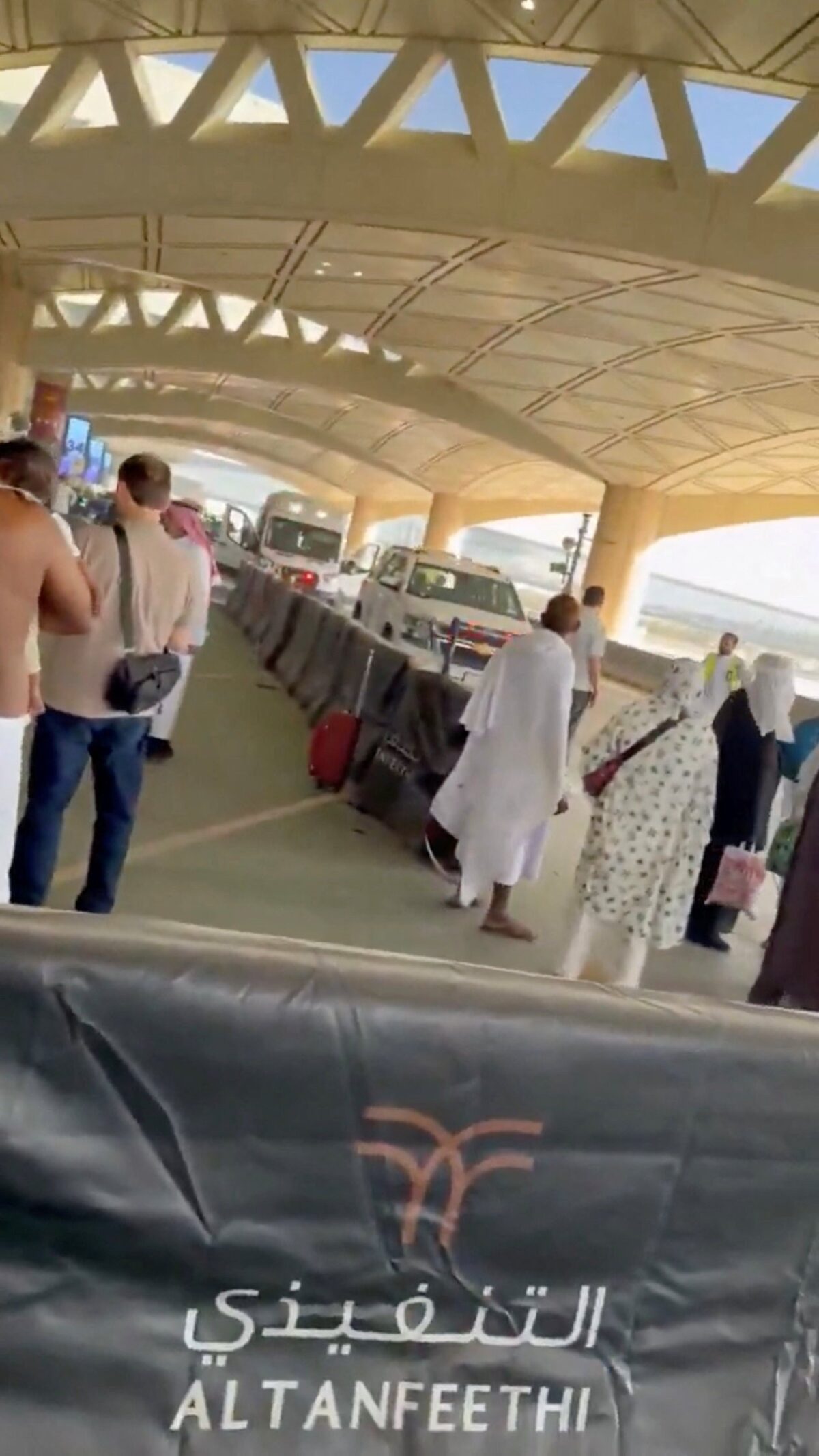 Ataques a aeroportos na Arábia Saudita deixam mortos e feridos
