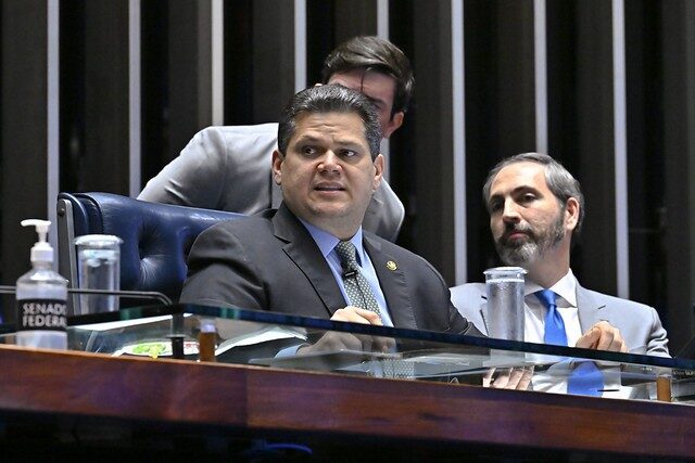 Alcolumbre adia votação da PEC da Segurança no Senado