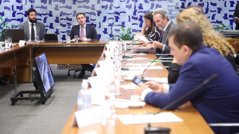 Aliados de Hugo Motta calculam votos e apostam no Centrão para manter comando da Câmara