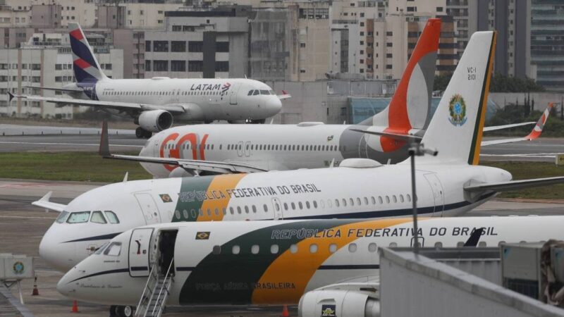 Queda no querosene de aviação freia expansão de voos no Brasil