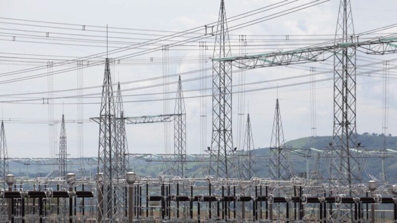 Aneel planeja três leilões de transmissão de energia para 2027