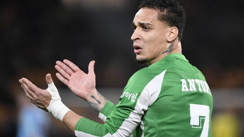 Antony tem residência invadida durante vitória do Betis na Champions
