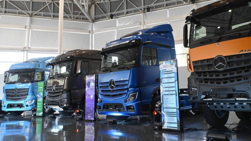 Mercedes-benz renova linha de caminhões para celebrar 70 anos no Brasil