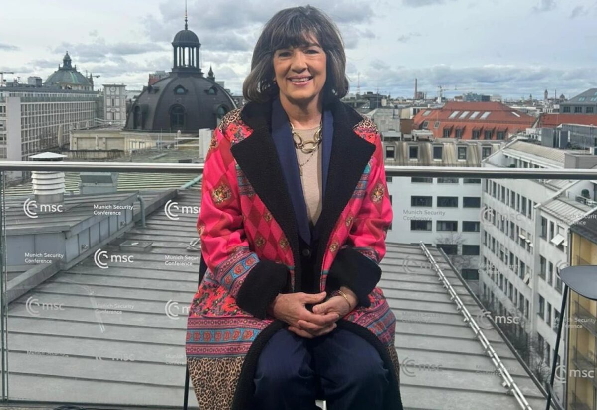 Após 43 anos, jornalista Christiane Amanpour deixará a CNN americana