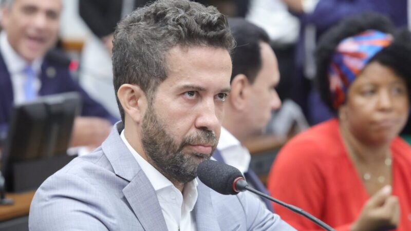 Após impasse judicial, campanha registra canal de WhatsApp ‘Exército do Lula’ no TSE