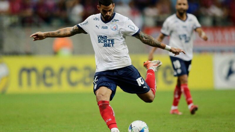 Atacante do Bahia sofre rejeição da torcida após republicar vídeo contra o Nordeste