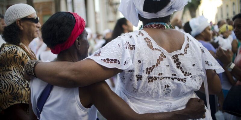 Ataques a símbolos religiosos no Brasil geram alerta sobre intolerância