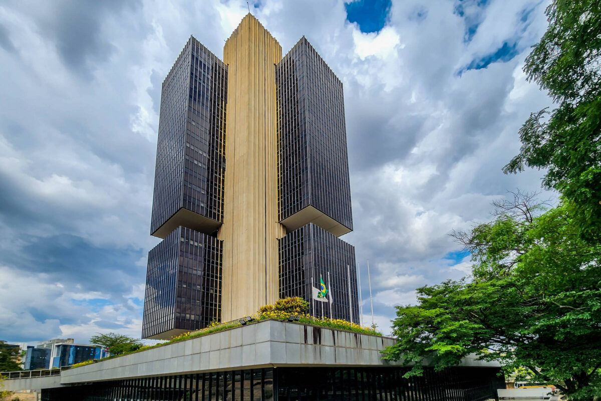 Banco central define regras para pix no crédito e cria painel de dívidas