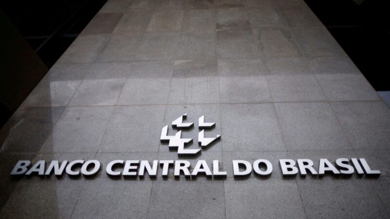Banco Central estuda limitar crédito sem garantia conforme a renda