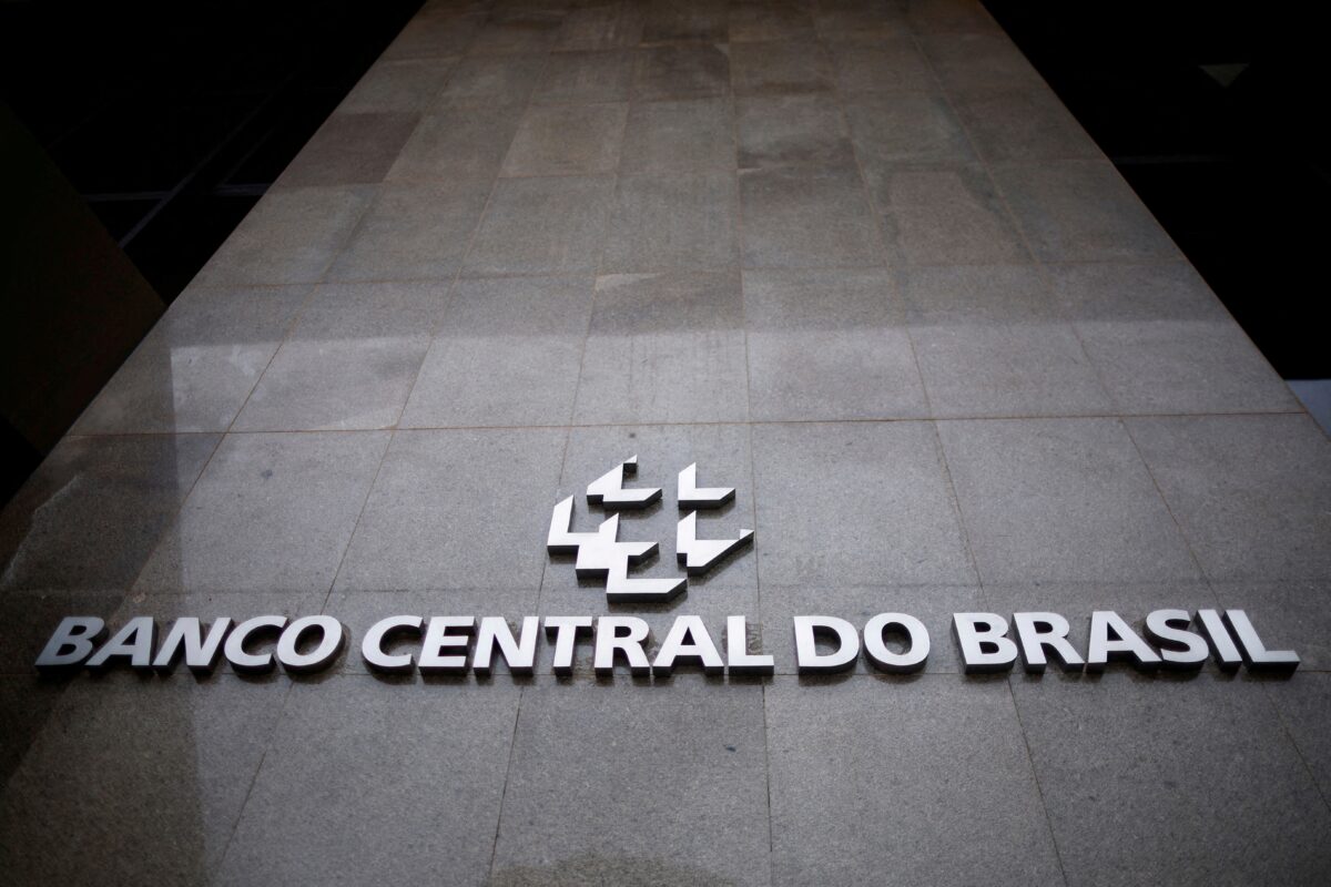Banco Central estuda limitar crédito sem garantia conforme a renda
