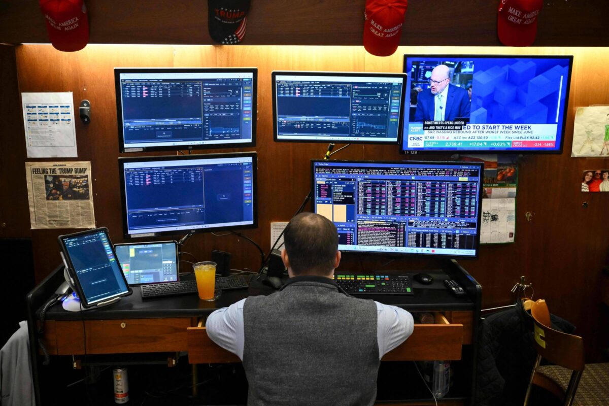 Gigantes de tecnologia perdem quase US$ 900 bilhões com gastos em IA