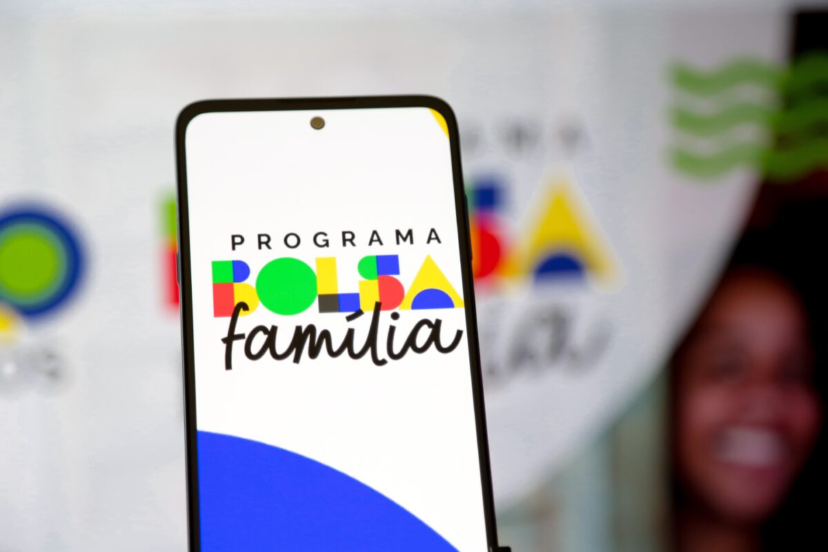 Bolsa Família paga novo piso de R$ 691 a partir desta segunda