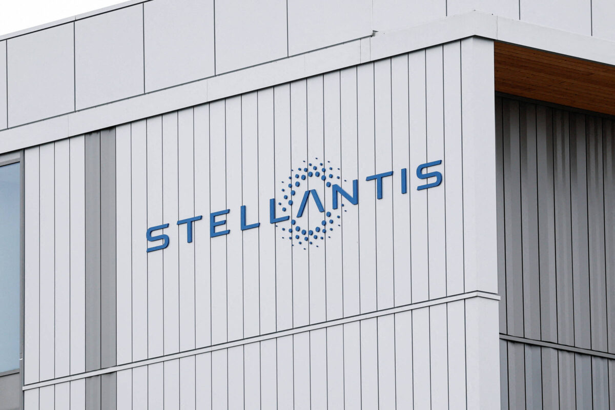 Bolt e Stellantis preparam carros autônomos em Paris para 2028