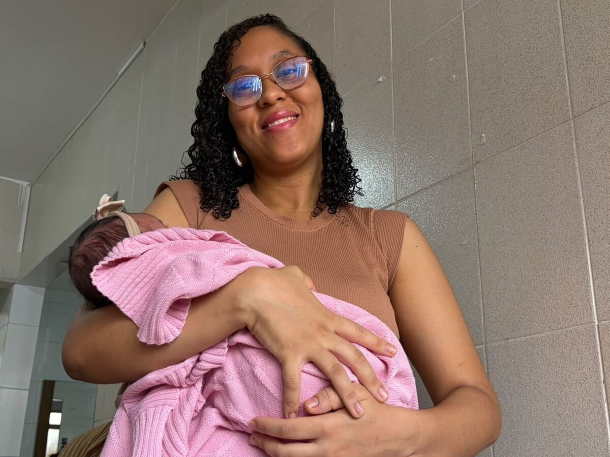 Bombeiro salva bebê recém-nascida engasgada em Aracaju