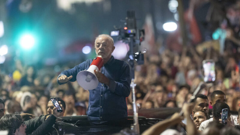Carro chinês em desfile de Lula marca nova era da indústria automotiva