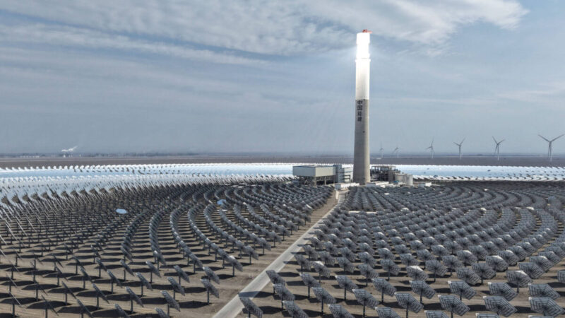 China planeja barrar exportação de tecnologia solar para proteger segurança
