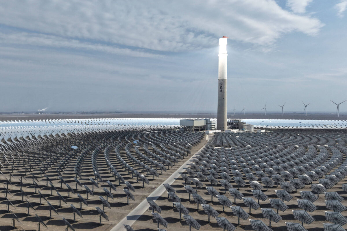 China planeja barrar exportação de tecnologia solar para proteger segurança