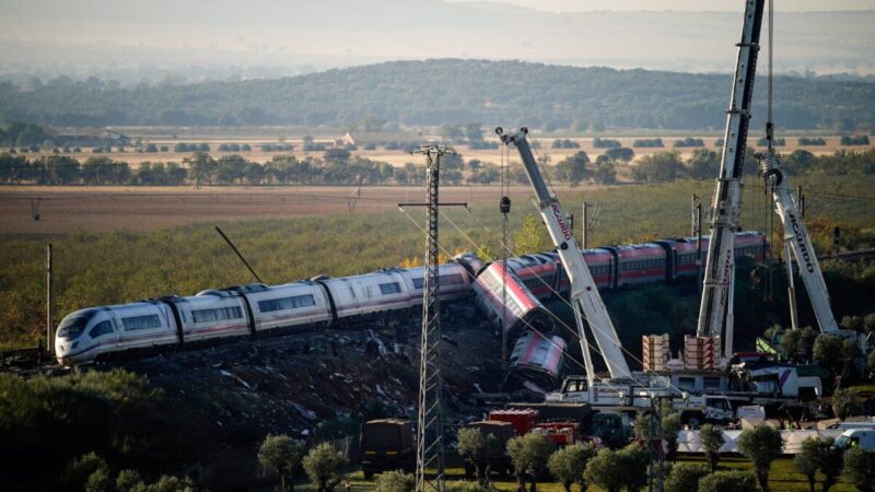 Tragédia ferroviária na Espanha eleva número de mortos para 69