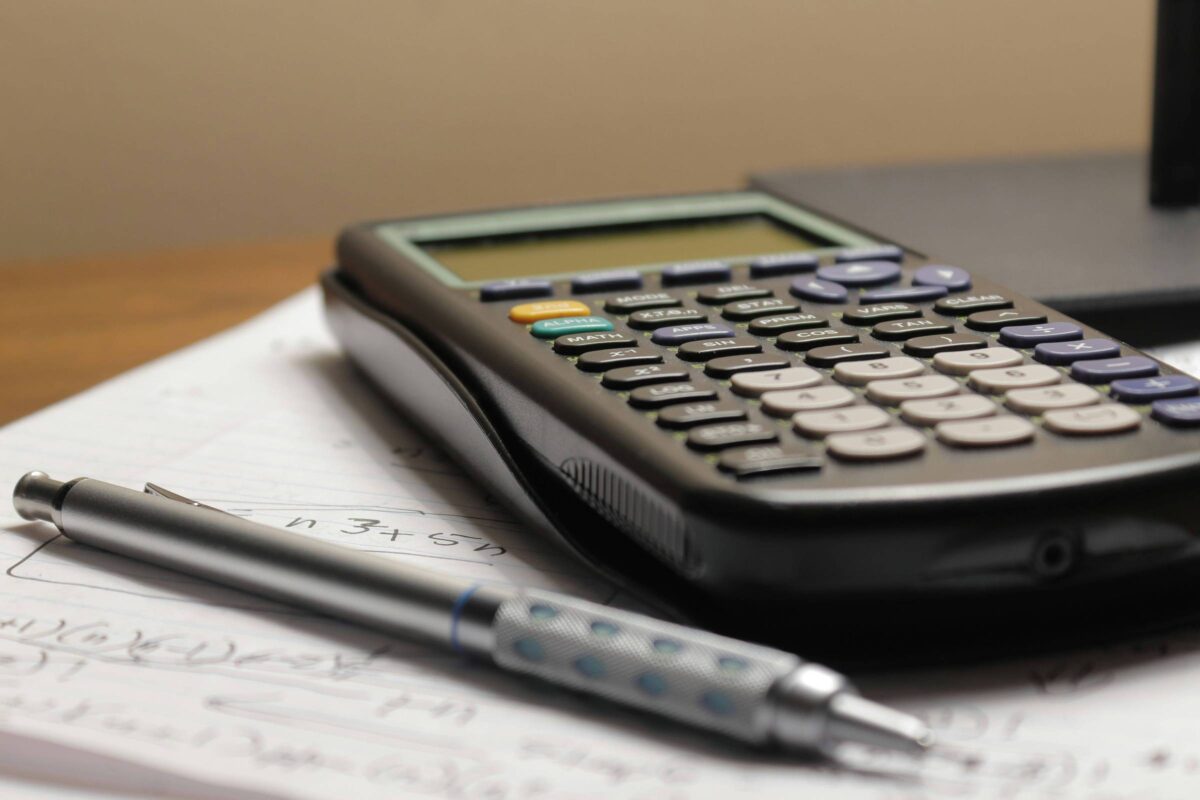 Busca por consultoria financeira dispara no Brasil com alta de dívidas