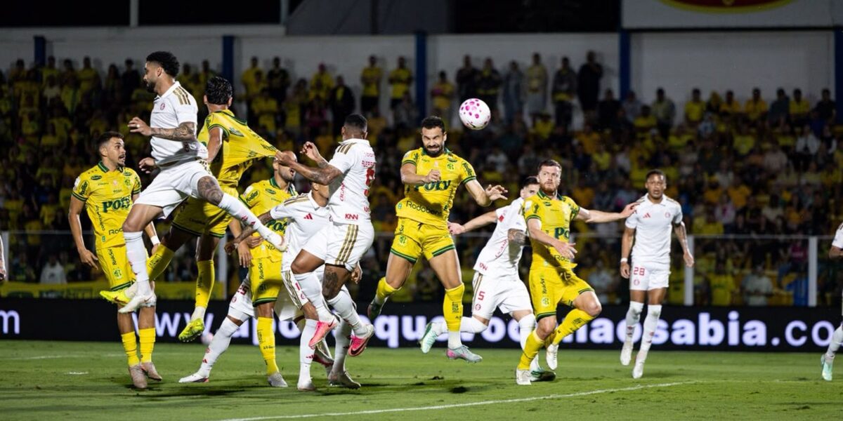 Mirassol bate Internacional por 2 a 0 e afunda rival no Campeonato Brasileiro