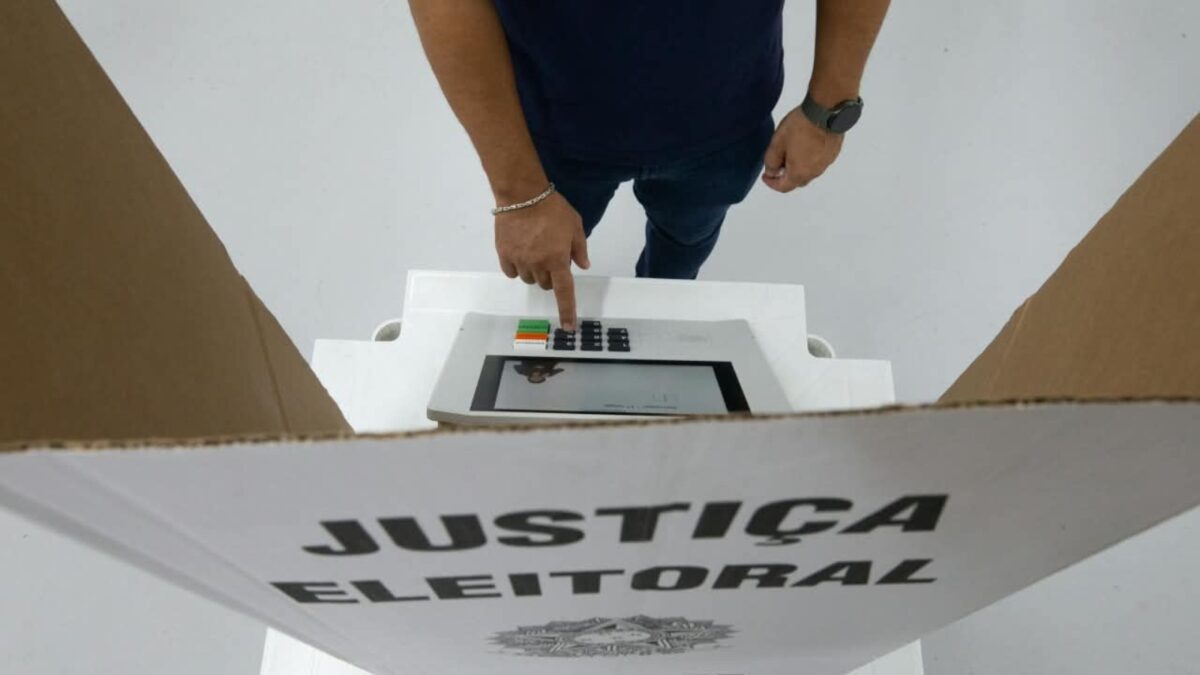 Abstenção no primeiro turno de 2026 atinge maior nível desde 1998