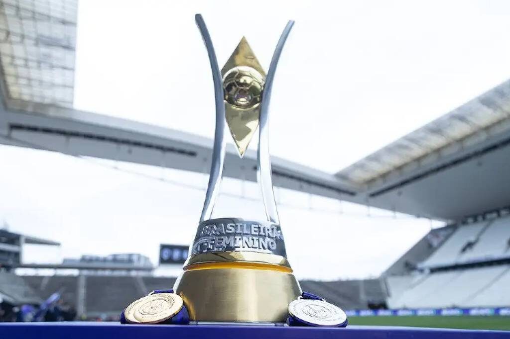 Futebol feminino brasileiro sofre com déficit financeiro e arenas vazias