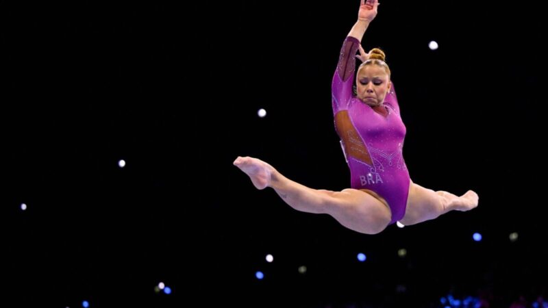 Flávia Saraiva conquista bronze histórico na trave no Mundial de ginástica