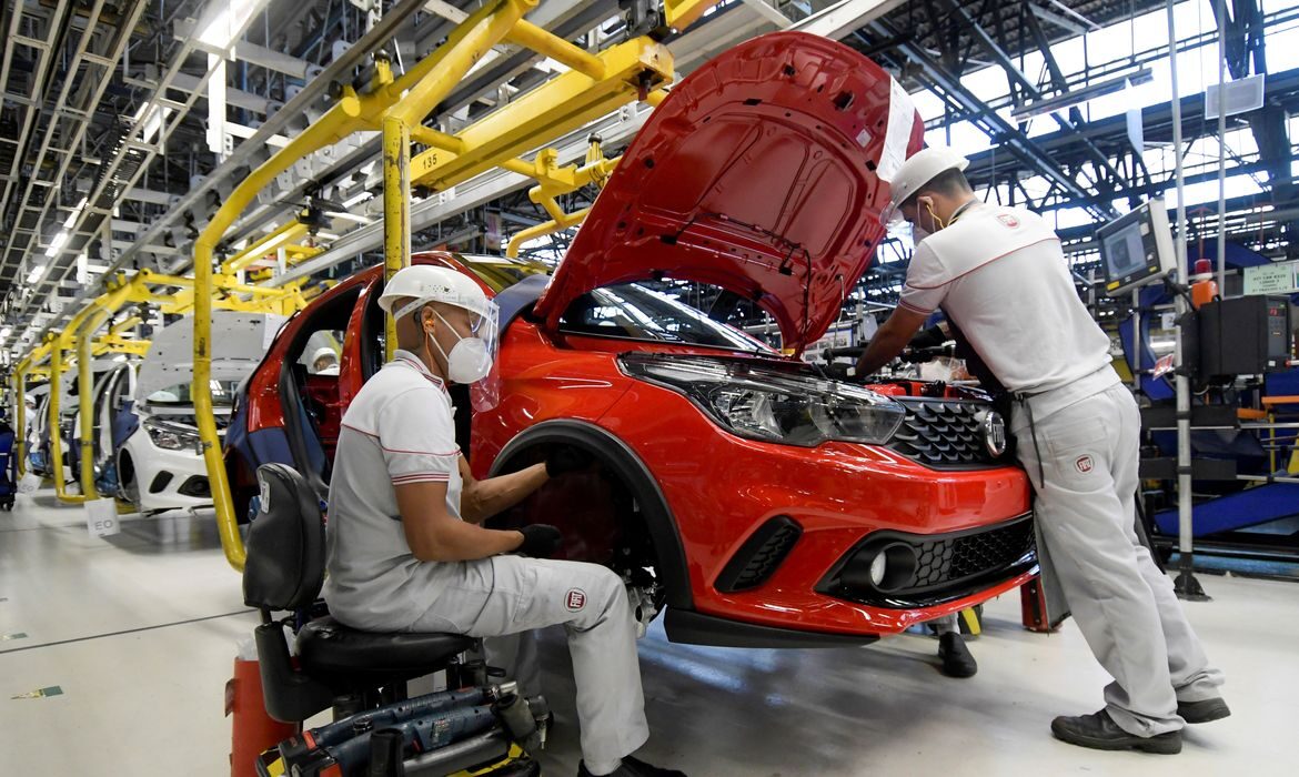 Desemprego cai para 5,2% no terceiro trimestre e atinge menor marca desde 2012