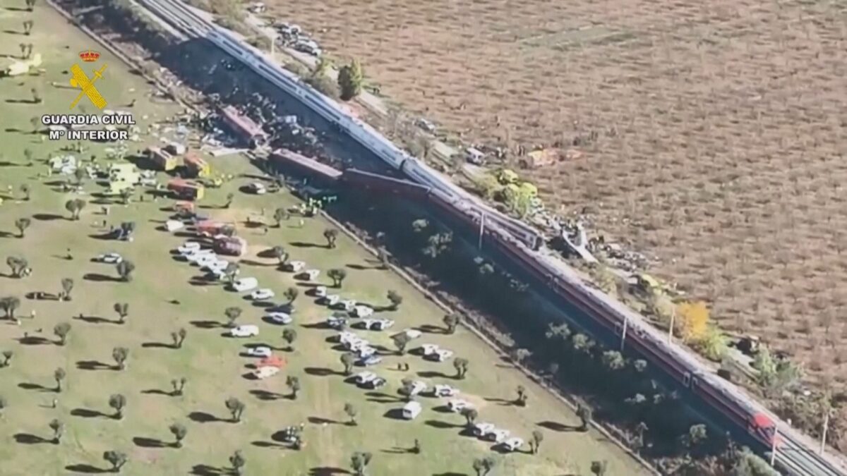 Acidente entre trens de alta velocidade na Espanha deixa dezenas de mortos