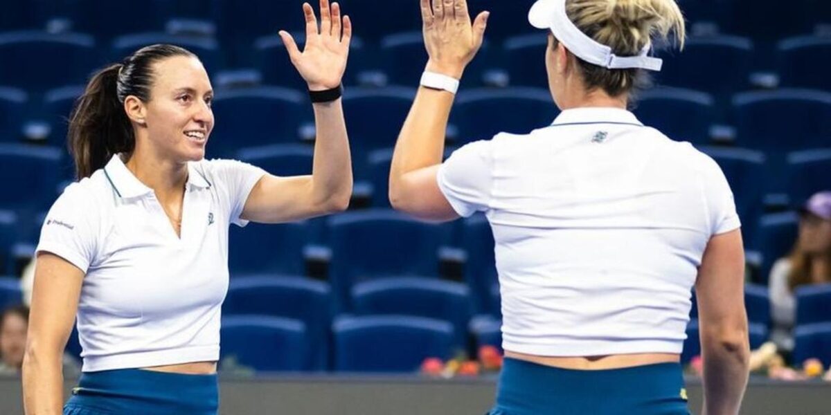 Luisa Stefani elimina campeãs olímpicas e vai à semifinal em Pequim