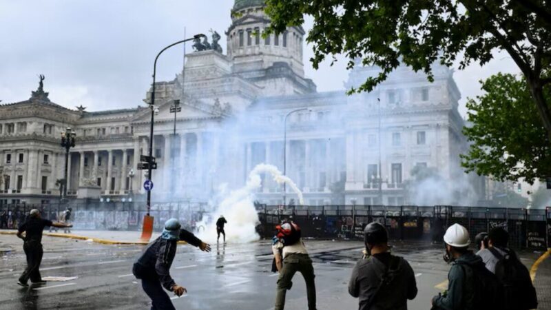Reformas econômicas em países emergentes melhoram contas públicas mas geram insatisfação popular