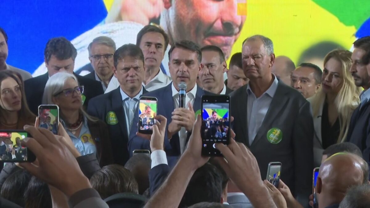Flávio Bolsonaro descarta debate de domingo após apoio oficial do MDB