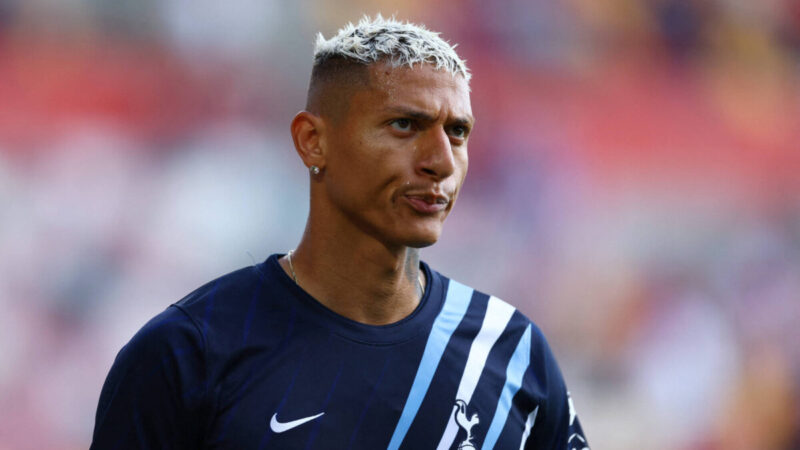 Richarlison vive momento de incerteza na carreira e disputa judicial