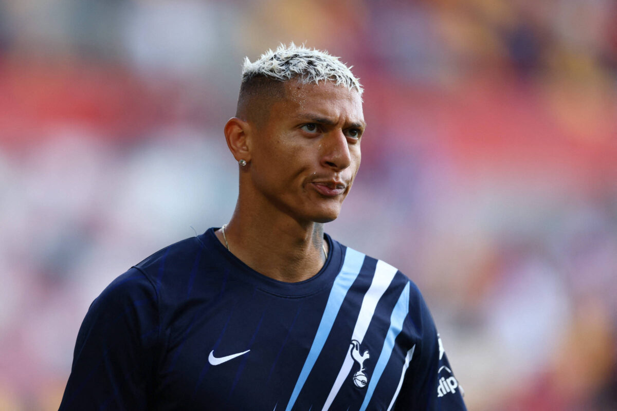 Richarlison vive momento de incerteza na carreira e disputa judicial