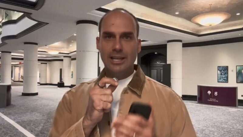 Eduardo Bolsonaro publica vídeo em inglês e pede pressão internacional contra eleições