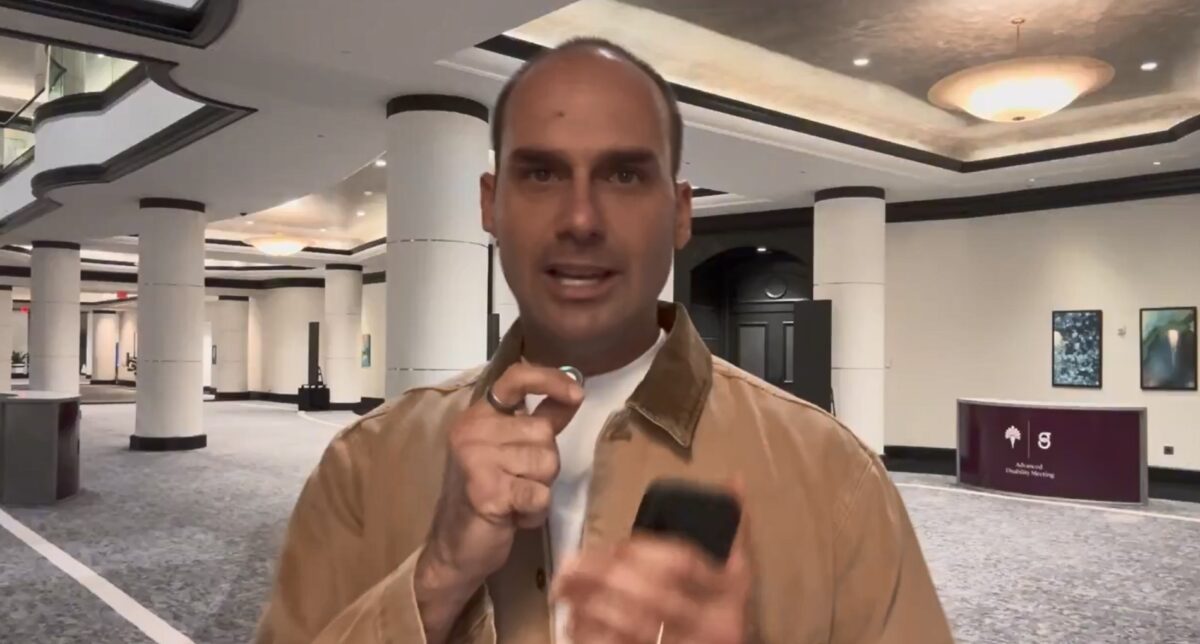 Eduardo Bolsonaro publica vídeo em inglês e pede pressão internacional contra eleições