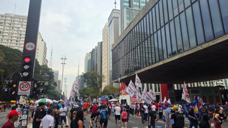 Senado aprova PEC que acaba com a escala 6×1 no Brasil