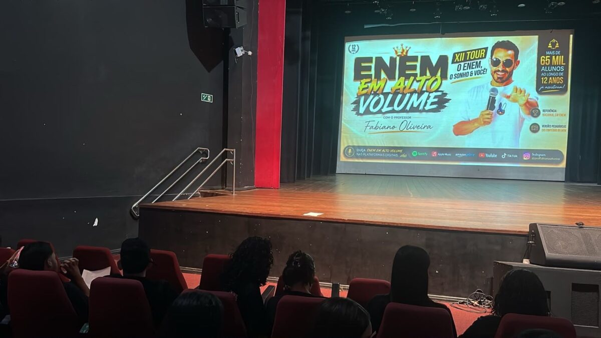 Teatro Atheneu abriga aulão show gratuito voltado para o Enem em Aracaju