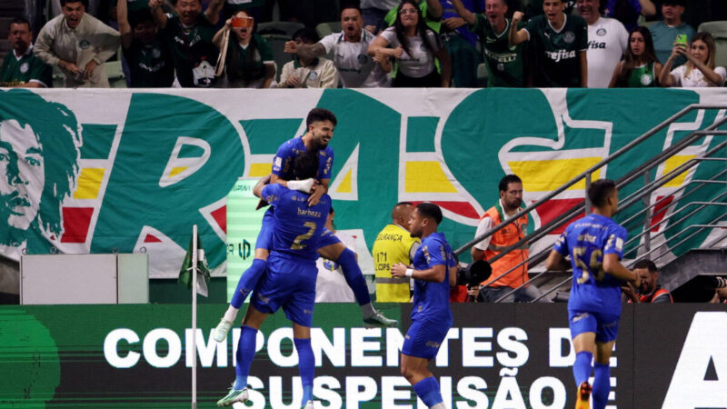 Palmeiras sobra no ataque e supera o São Paulo no Brasileirão