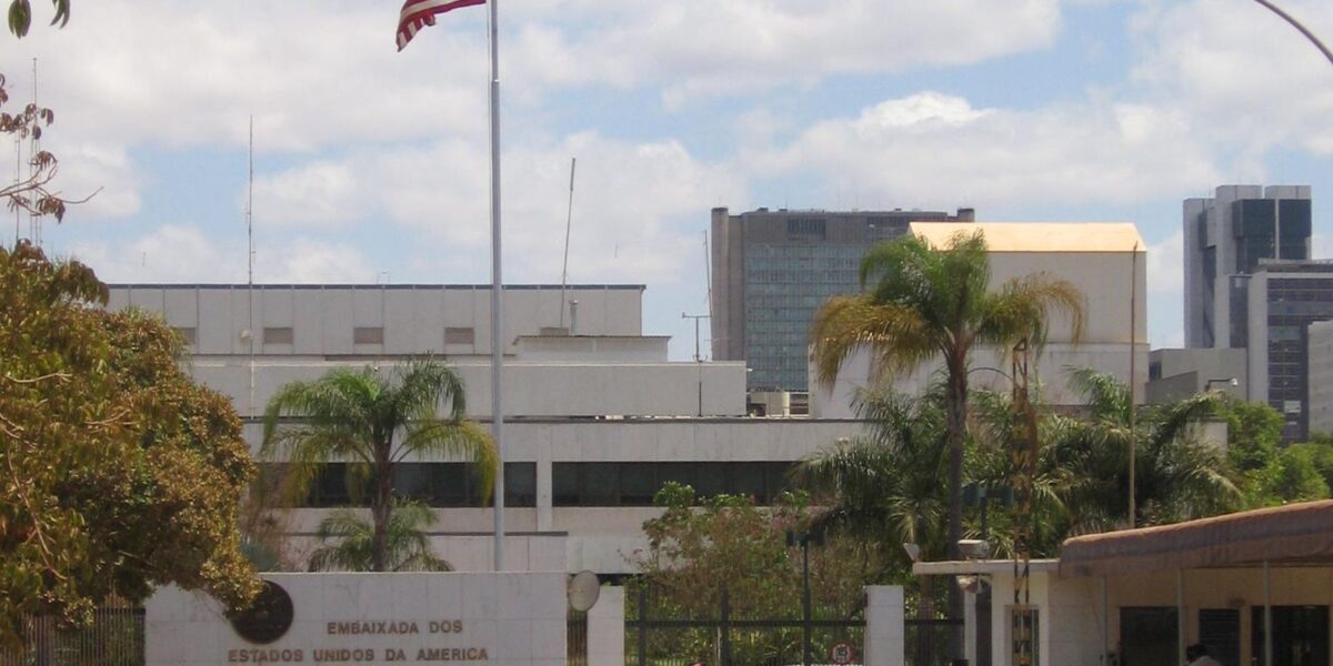 Eua e Austrália suspendem serviços consulares no Brasil antes do pleito